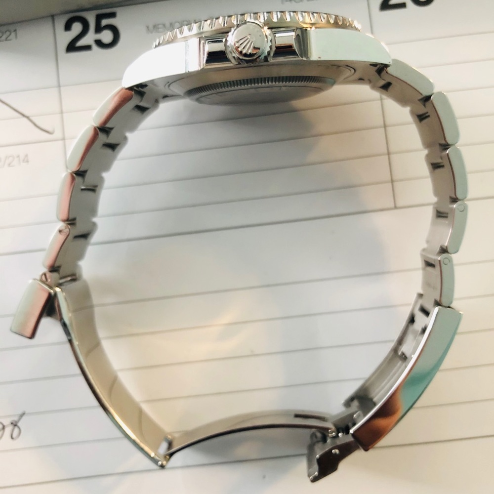 Rolex Hulk Submariner Date 116610LV, Full set 2017 - Picture 4 of 15